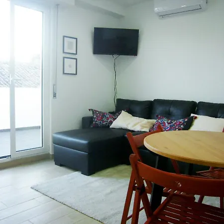 Castle, Terrace And Relax アパート トマール