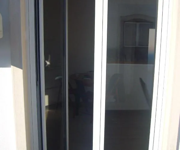 Castle, Terrace And Relax تومار