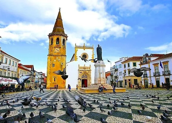 Castle, Terrace And Relax تومار